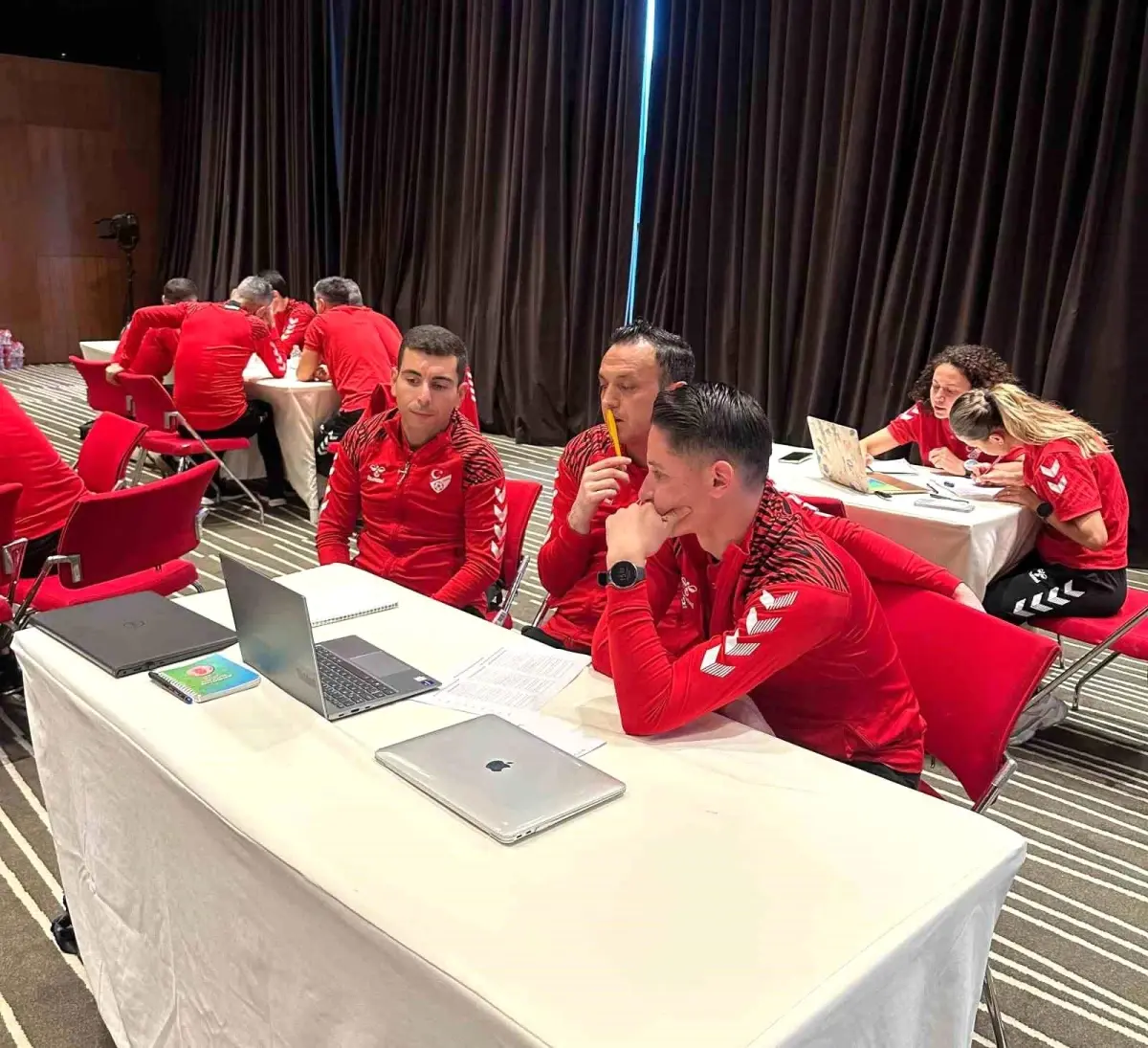 TFF’den Hakemlere Gelişim Semineri: Riva’da Yoğun Eğitim ve CORE Programı