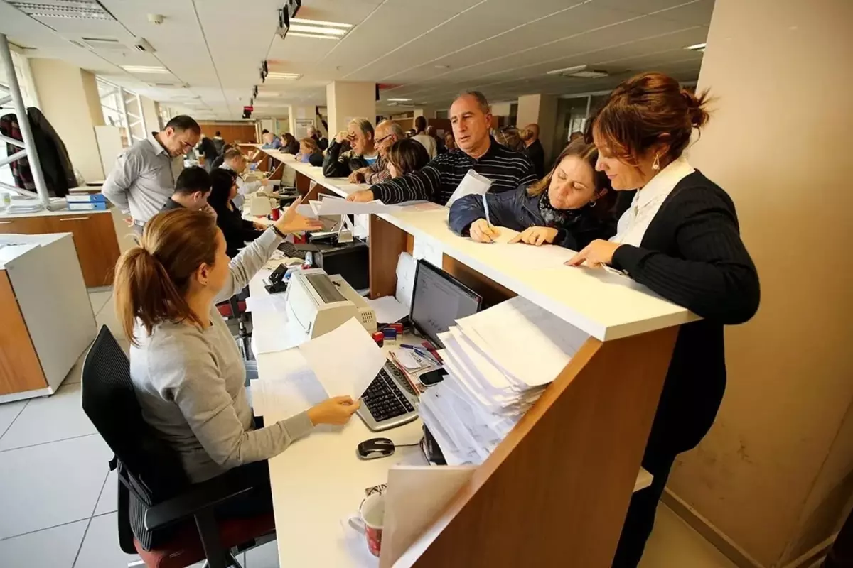 Milyonlarca Çalışanı Etkileyecek İzin Sistemi Devrimi: Doğum ve Babalık İzinleri Uzatılıyor