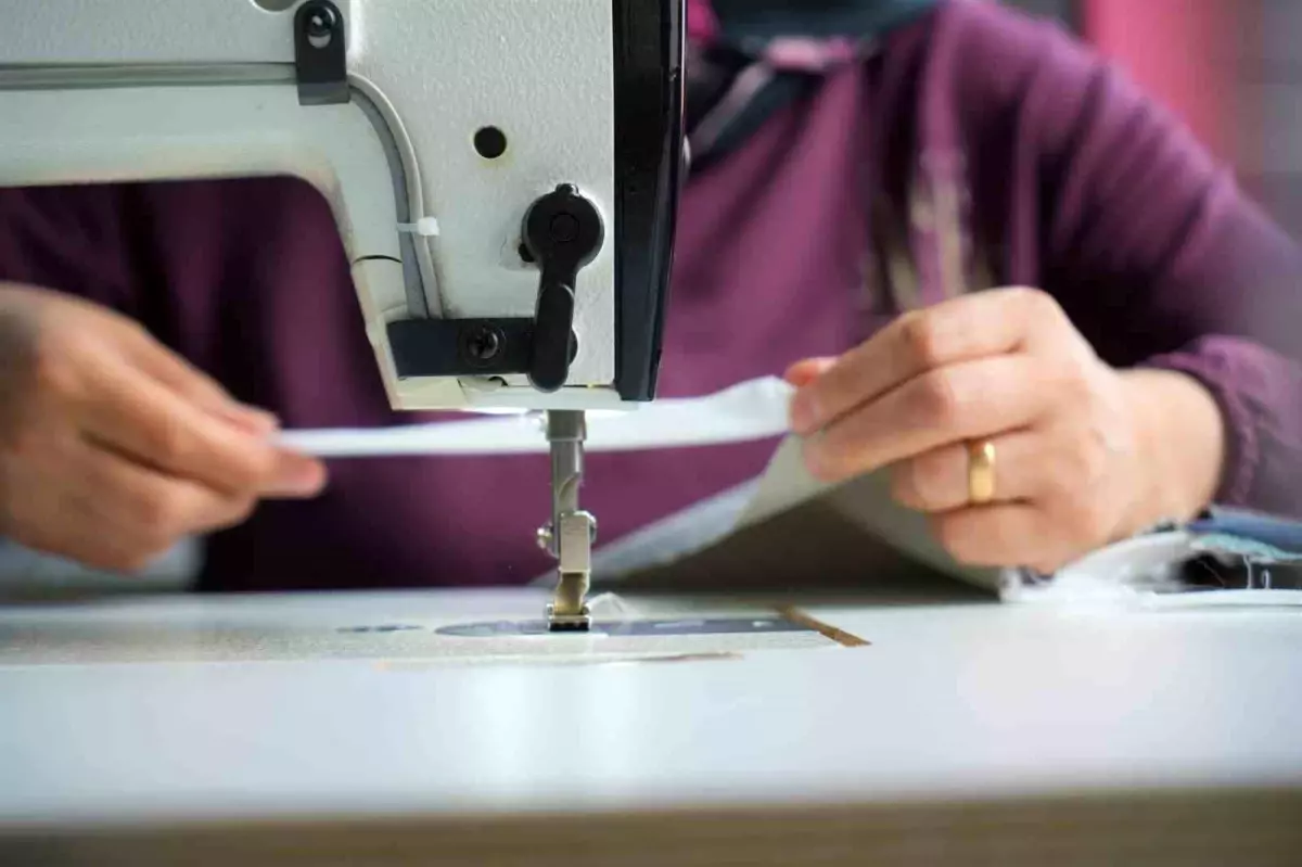 Kadınlar Kursla Hem Öğreniyor Hem Veriyor