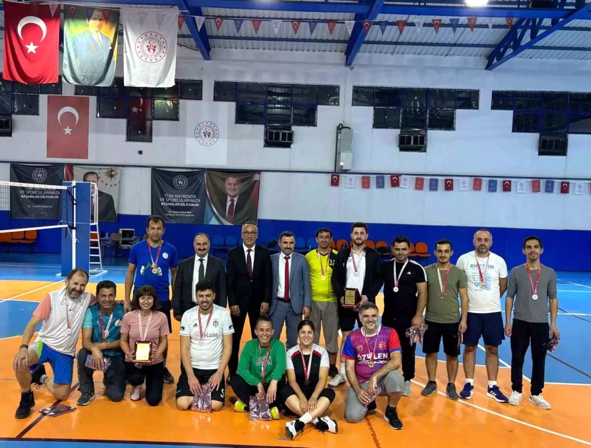 Öğretmenler Arası Dostluk Maçı Denizli’de Coşkuyla Gerçekleşti