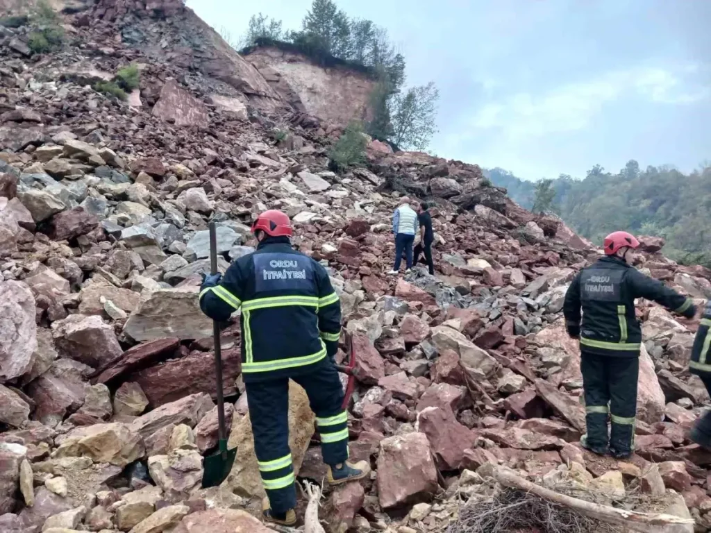 Taş Ocağında Göçük: 2 Kişi Enkaz Altında