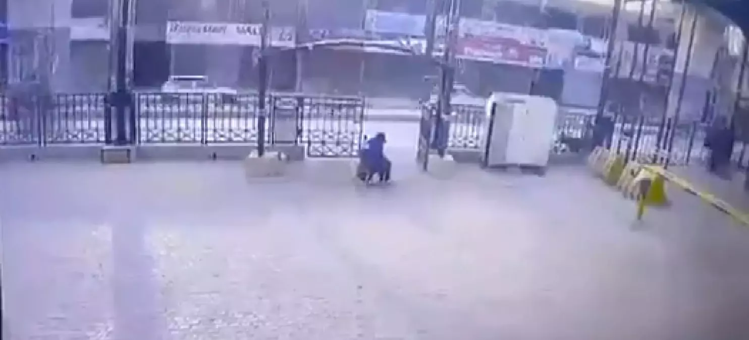 Peşaver’de İntihar Saldırısı: 3 Polis Öldü