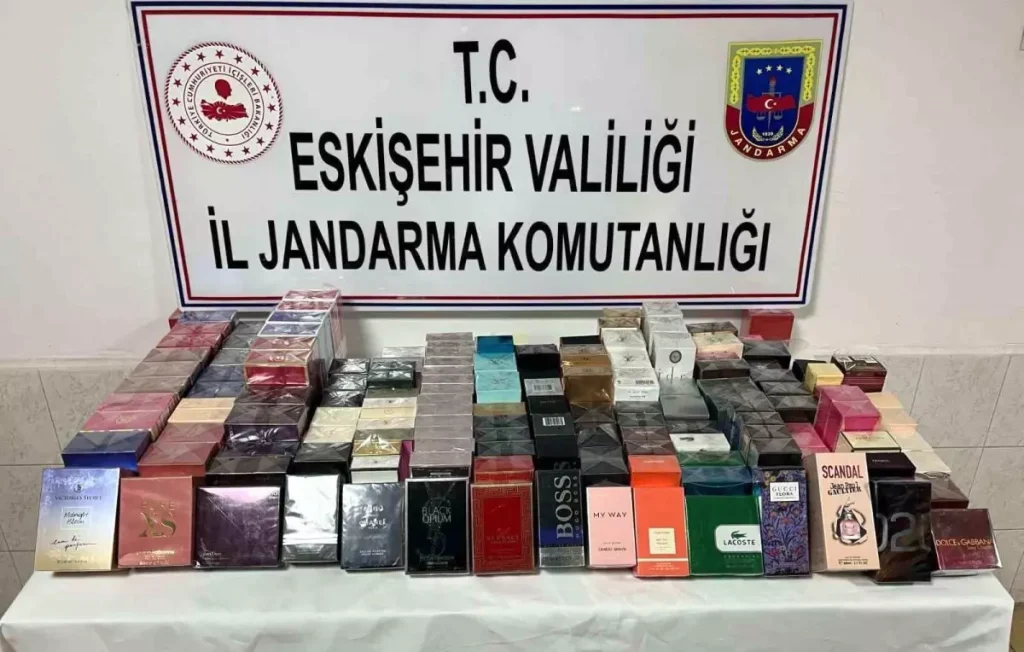 “450 Bin TL Değerinde Kaçak Parfüm Ele Geçirildi”
