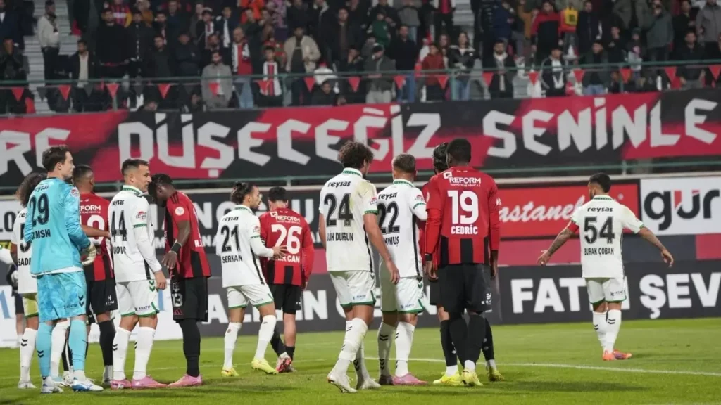 Van Spor FK, Sakaryaspor’u 3-2 Yendi