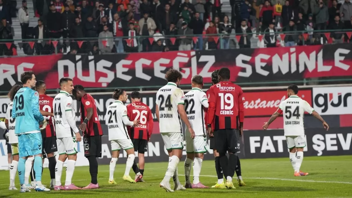 Van Spor FK, Sakaryaspor’u 3-2 Yendi