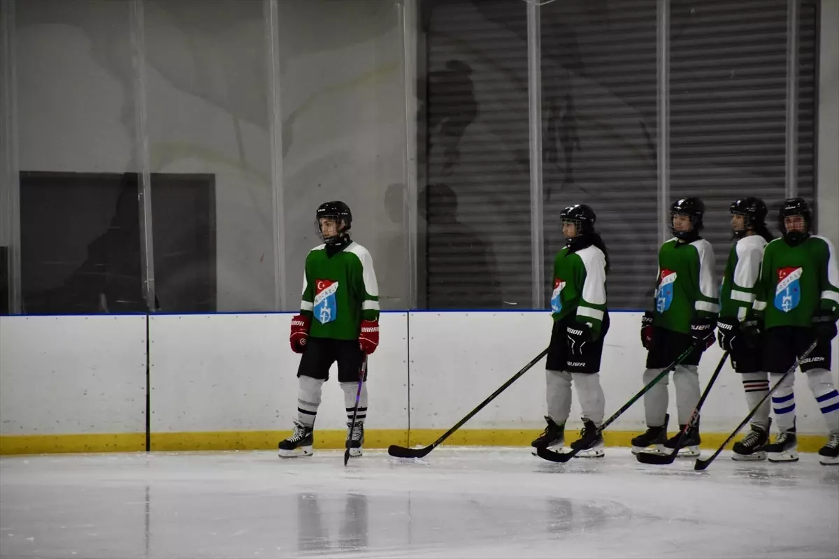 Buz Hokeyinde Altın Hayali: 15 Yaşındaki Süveyda Nil Yalçın’ın Büyük Zaferi