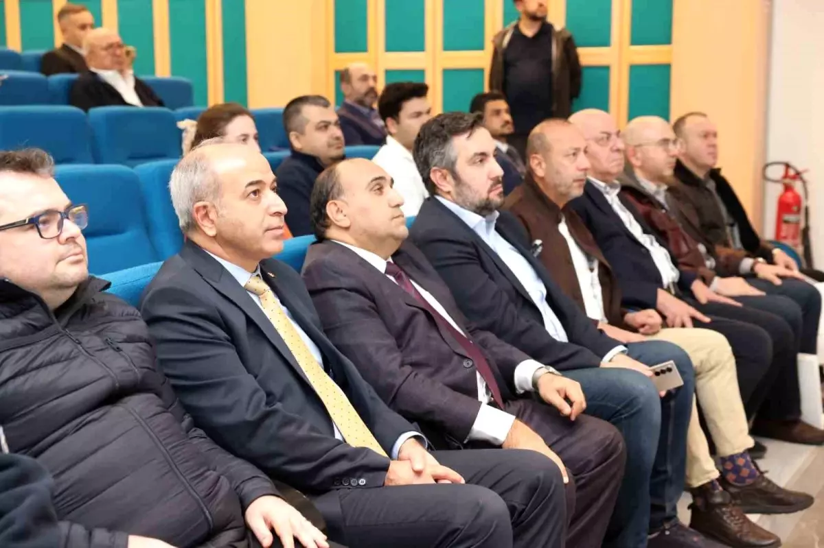 Denizli’de Ekonomi ve Strateji Semineri Sanayicileri Geleceğe Hazırlıyor