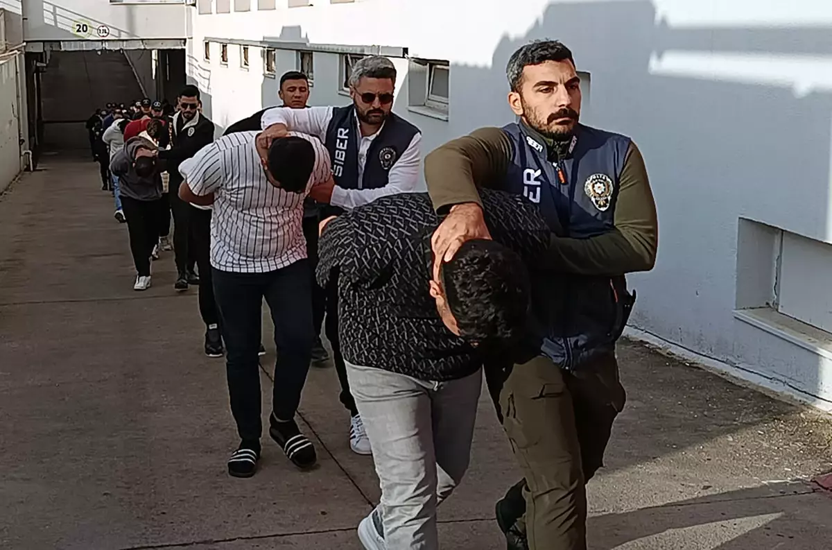 Adana’da Büyük Dolandırıcılık Çetesi Çökertildi: 35 Şüpheli Gözaltına Alındı, 24’ü Tutuklandı