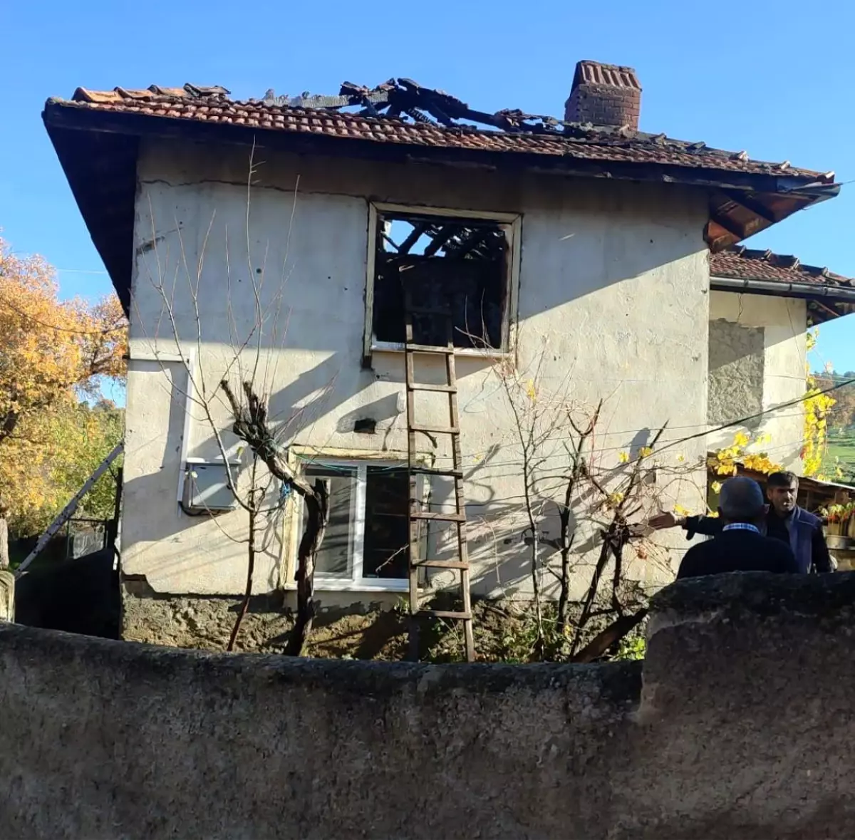 Tavşanlı’da İki Katlı Ahşap Evde Korkunç Yangın