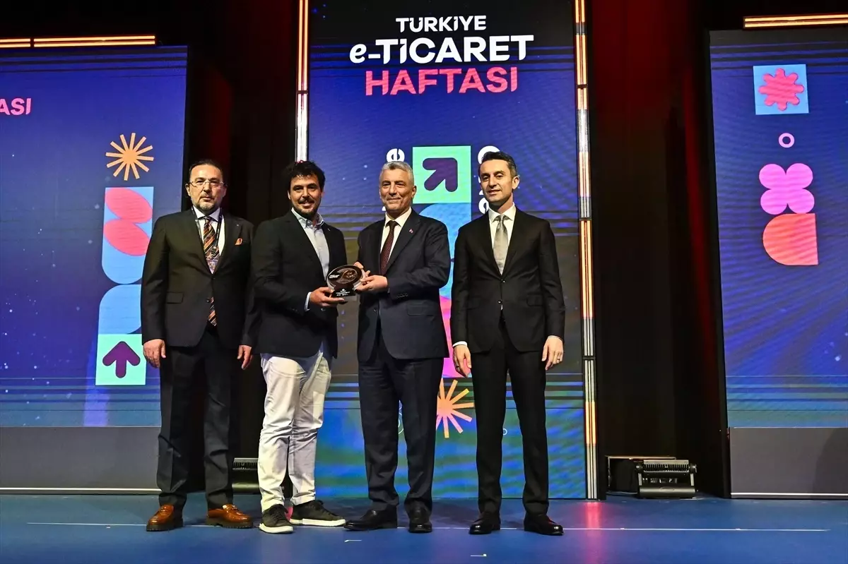 Türkiye E‑Ticaret Haftası Başladı: Dijital Ticarette Rekor Büyüme ve Yeni Düzenlemeler