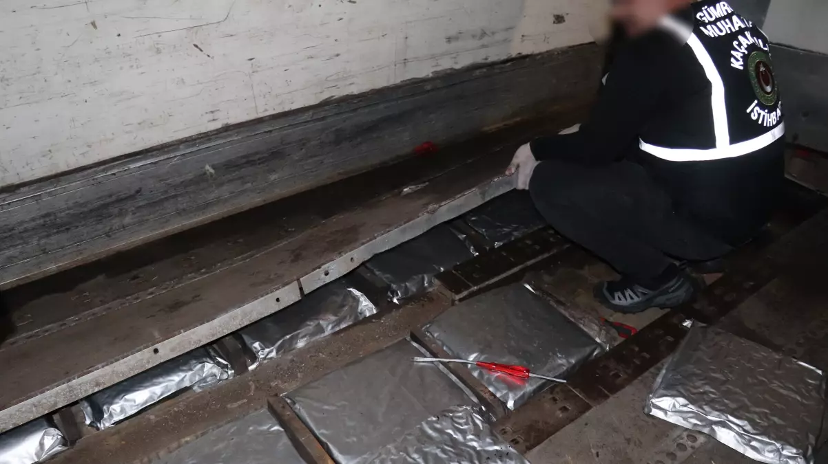 1 Ton Esrar Ele Geçirildi