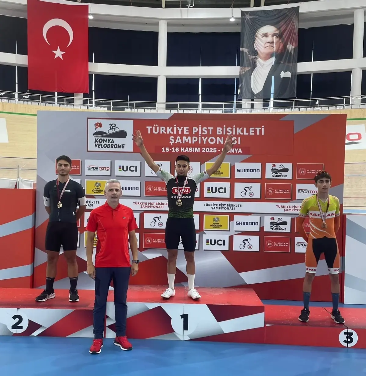 Konya’da Genç Erkek Pist Şampiyonası: Torku Şeker Spor Medalyalarını Kapı Açtı