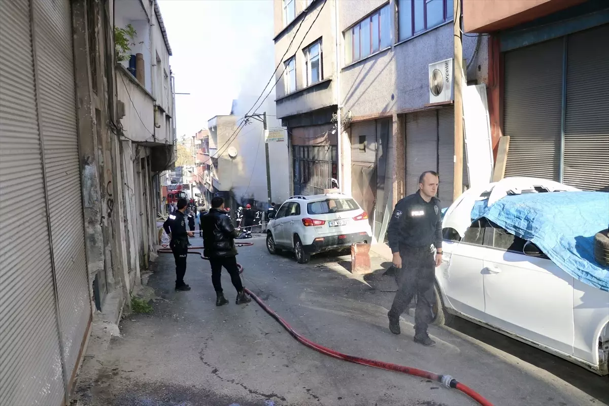 Trabzon Ortahisar’ta Hurda Deposu Yangını Şehri Sarstı