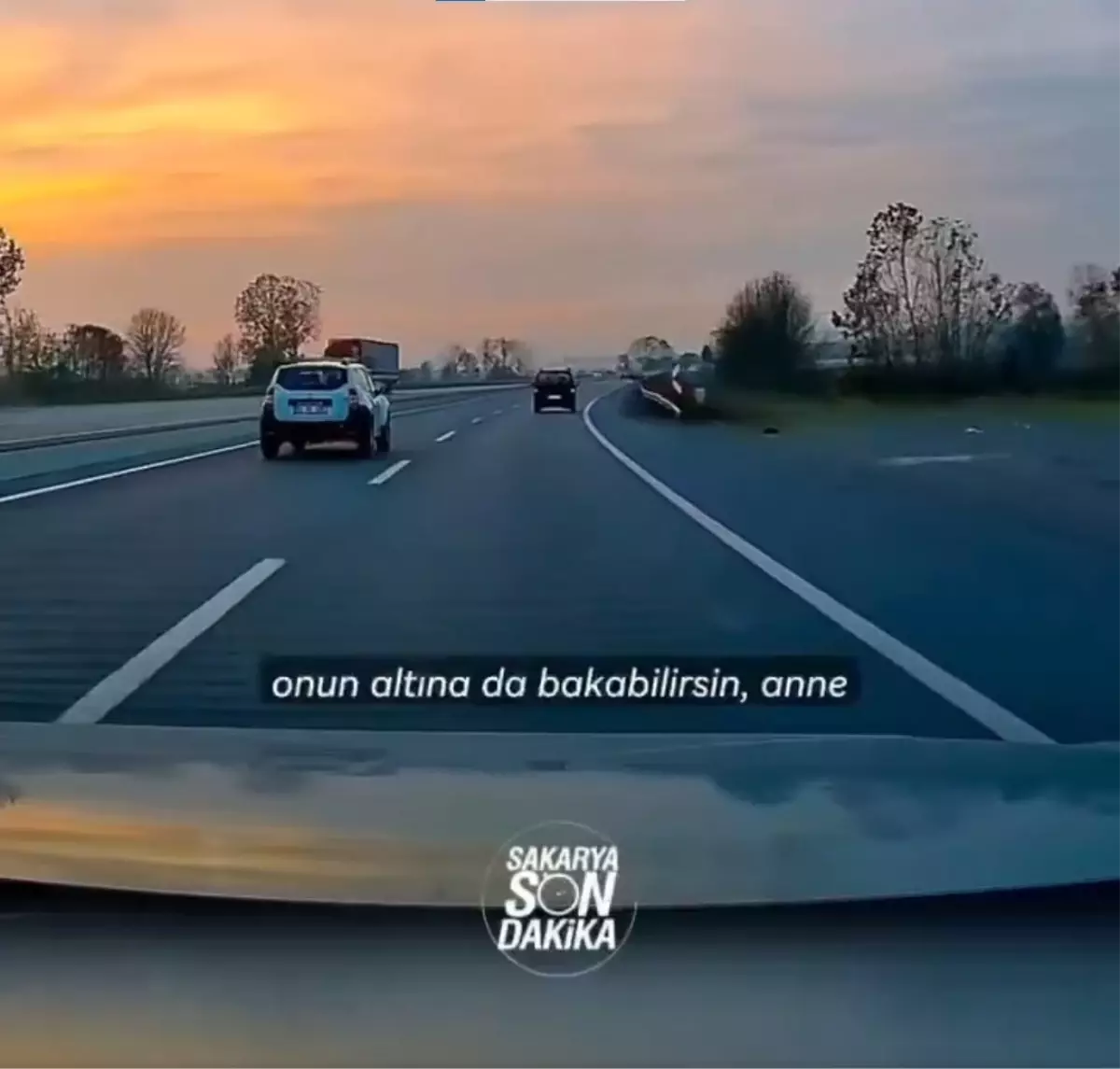 Trafikte Seyir Halindeki Araca Yorgun Mermi Isabet Etti