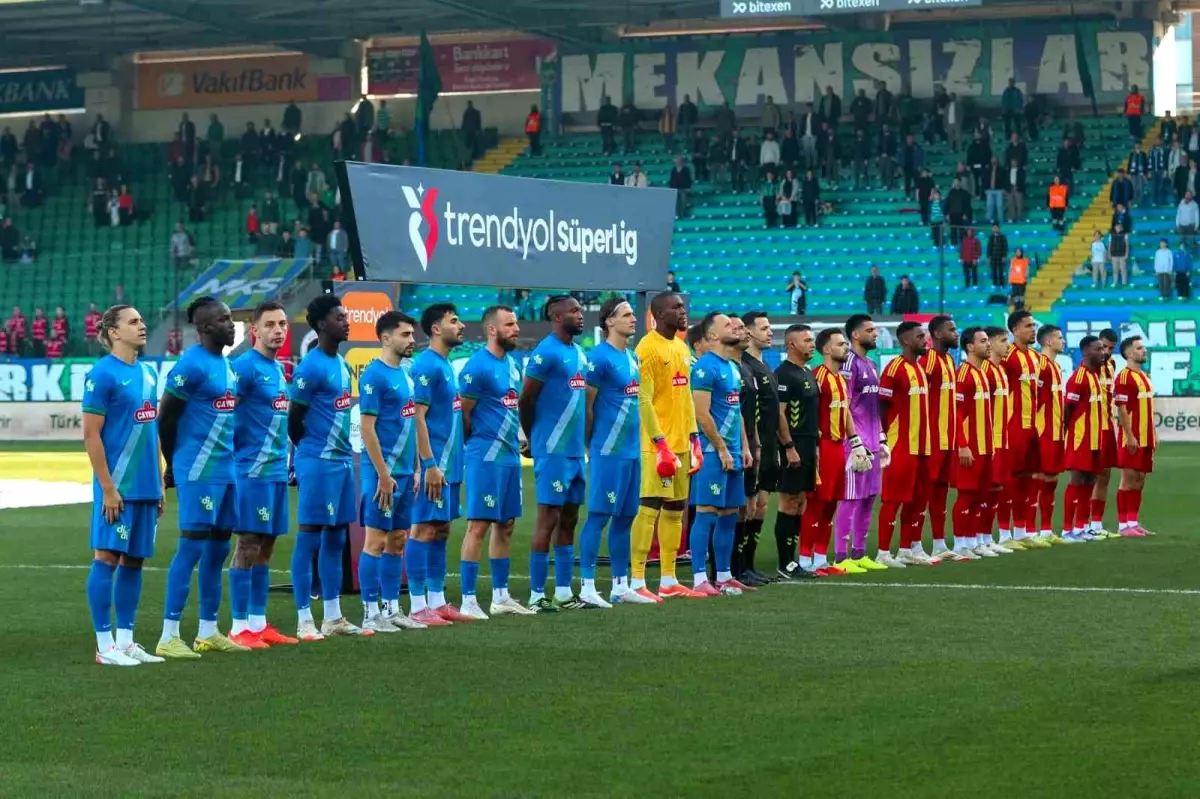 Rizespor-Kayserispor Maçında İlk Yarı Golsüz Geçti
