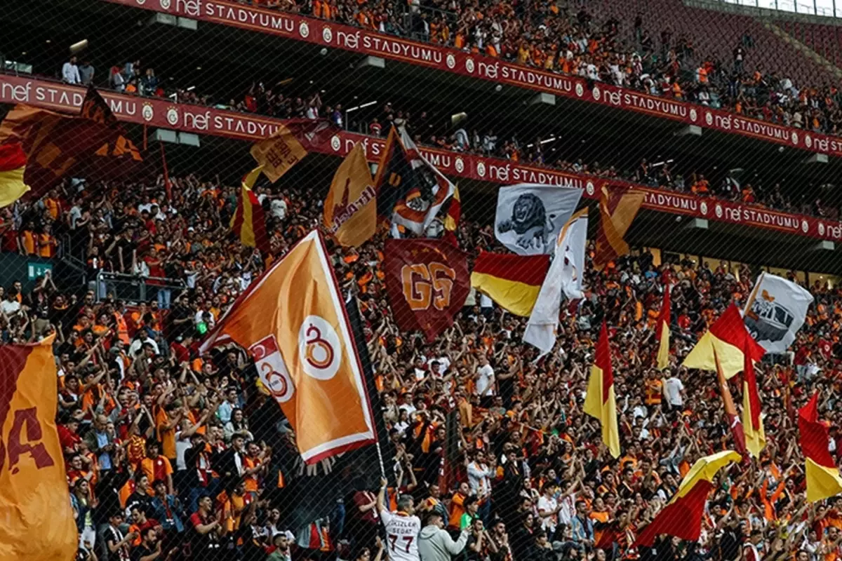 Türk futbol tarihinde böylesi görülmedi! Galatasaray’da rekor ayrılık kapıda