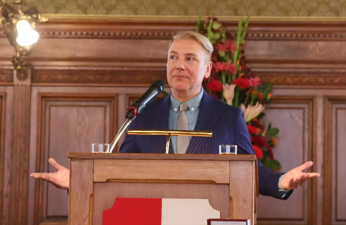 Atıl Kutoğlu’na Viyana’da Gümüş Onur Madalyası