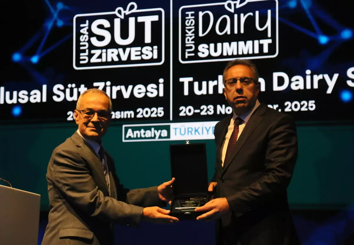 Ulusal Süt Zirvesi Antalya’da Başladı – Türkiye’nin Süt Politikası ve İhracatı Yeni Döneme Giriyor