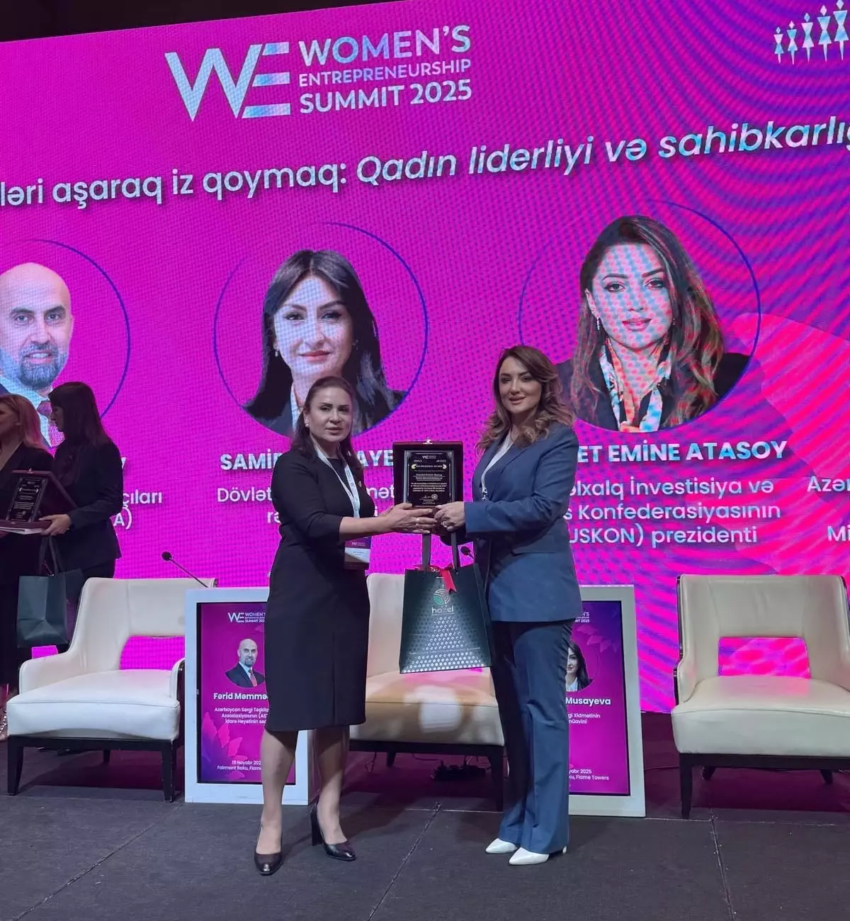 Nezaket Emine Atasoy, Bakü’de ‘Yılın Başarılı İş Kadını’ Ödülünü Aldı – Uluslararası Tanınıyor!