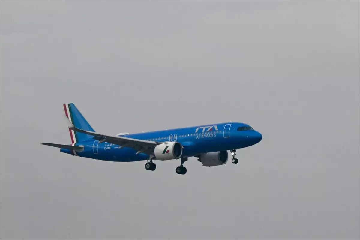 Papa 14. Leo, Türkiye’de Anıtkabir’i Ziyaret Etti ve Çelenk Bıraktı