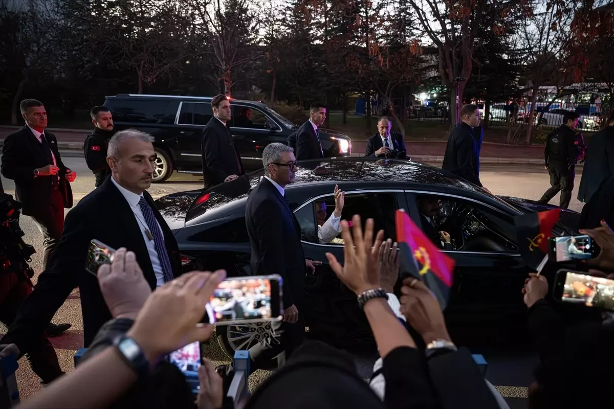 Papa 14. Leo, Ankara Büyükelçiliği’ni Ziyaret Etti: Anıtkabir ve Cumhurbaşkanı Görüşmeleri Sonrası Kritik Adım