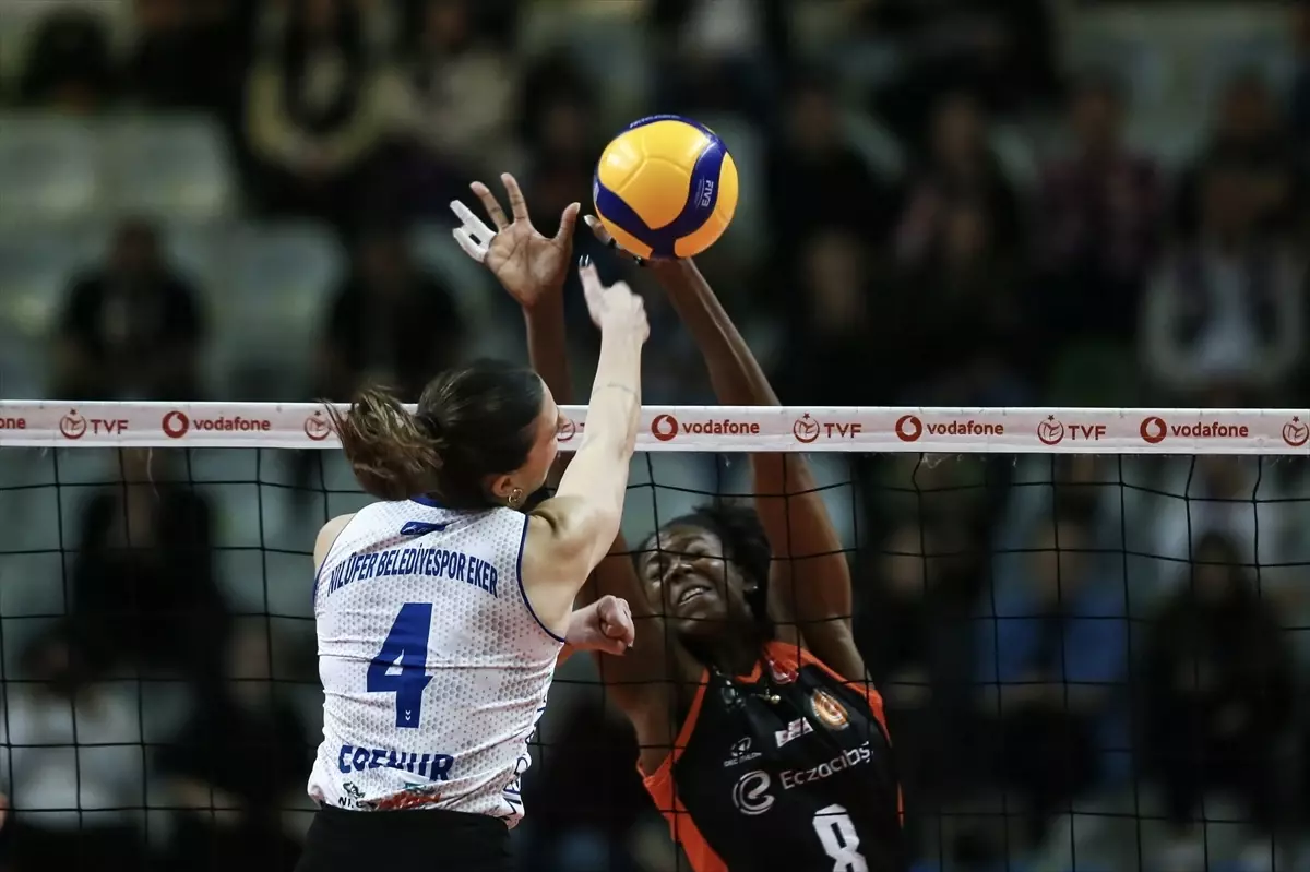 Nilüfer Belediyespor Eker, Eczacıbaşı Dynavit’i 3-1 Mağlup Ederek 6. Haftada Büyük Zafer Aldı