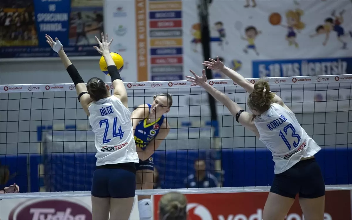 Fenerbahçe Medicana Deplasmanda Aydın Büyükşehir Belediyespor’u 3-1 Mağlup Etti