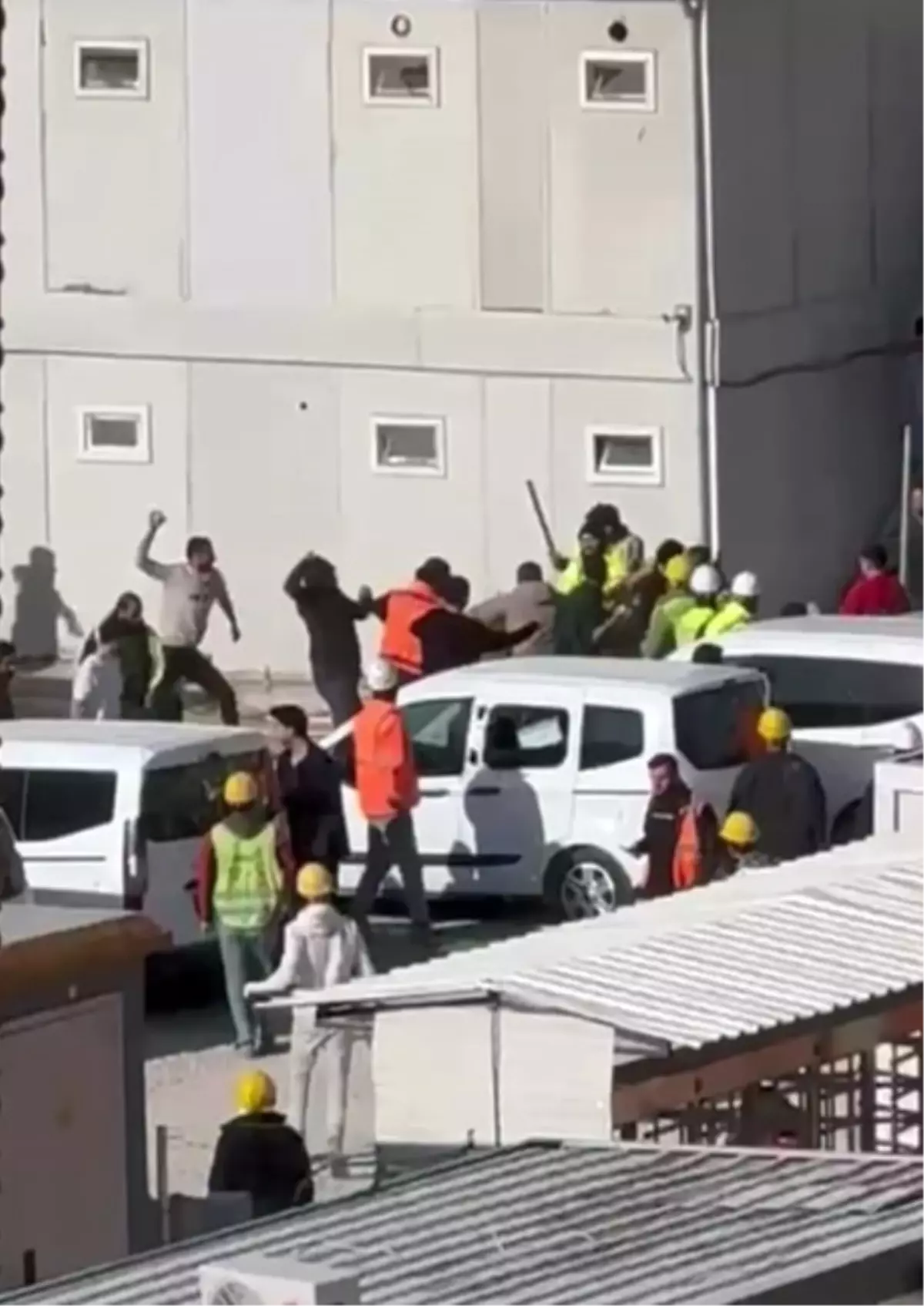Ankara’da inşaat işçileri arasında taşlı sopalı kavga