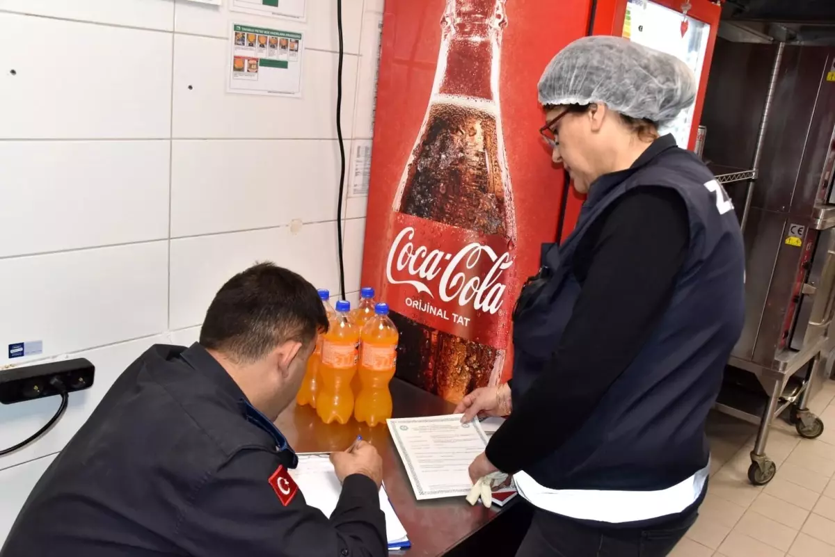 Yunusemre Belediyesi Gıda Denetimlerini Sıkılaştırıyor: Hijyen ve Güvenlik İçin Sert Adımlar