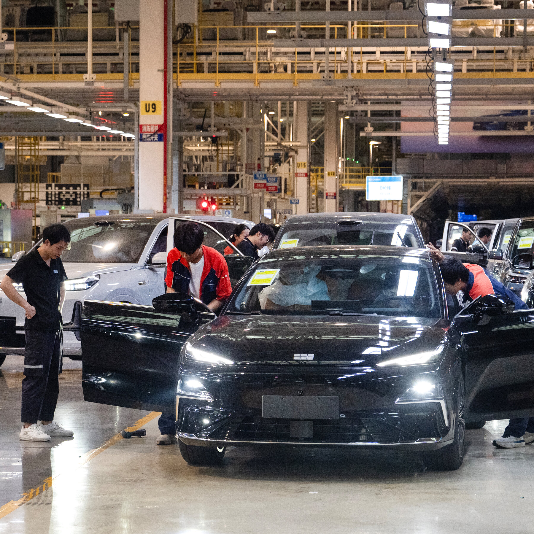 China’s Trade Surplus Surpasses $1 Trillion for the First Time