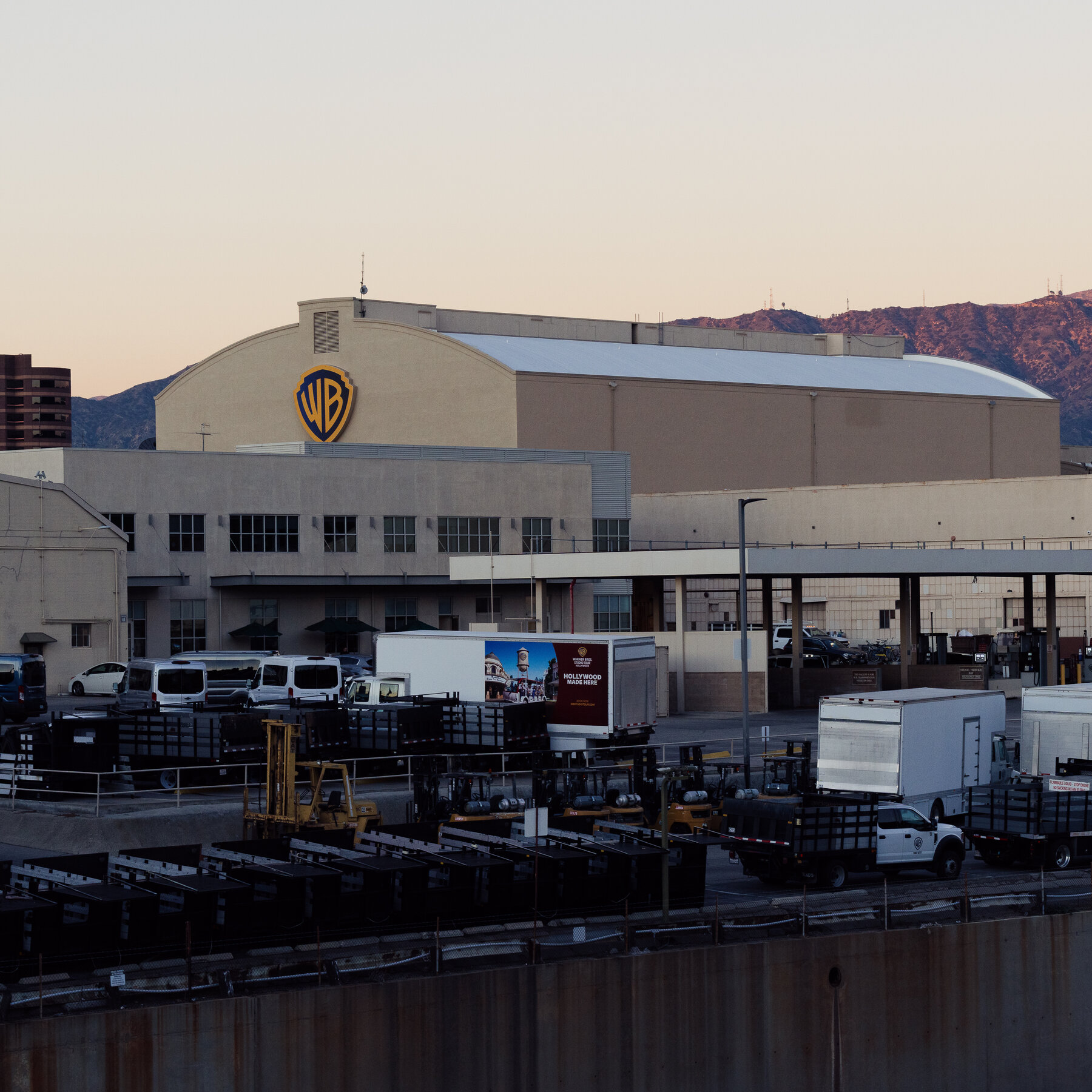 Paramount Launches Hostile Takeover Bid for Warner Bros. Discovery