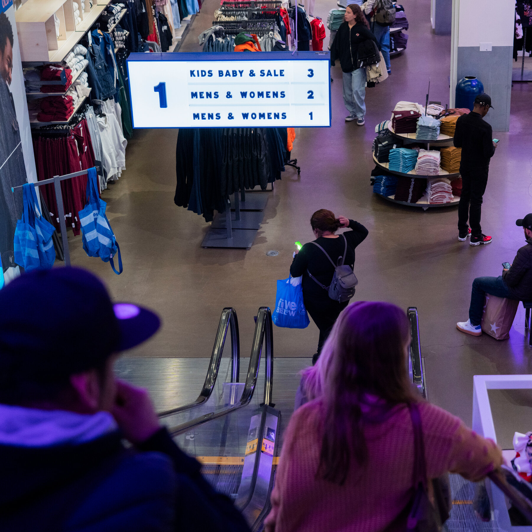 Discount and Premium Retailers See Surge in Consumer Spending