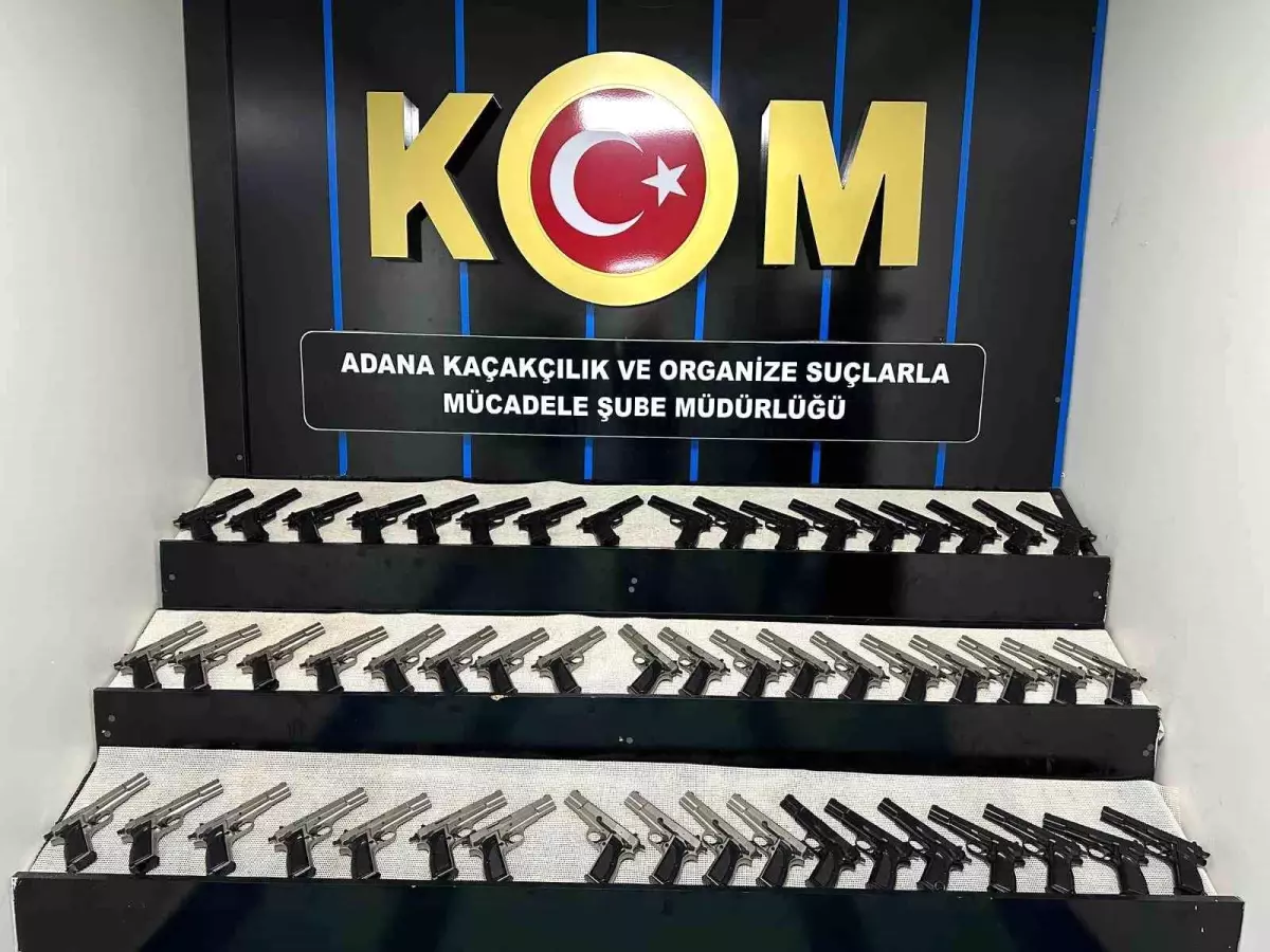 Adana’da Silah Sevkiyatı Önlenildi: 53 Ruhsatsız Tabanca Ele Geçirildi