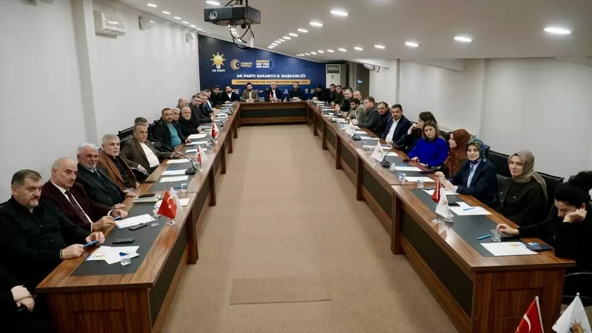 AK Parti Sakarya İl Başkanlığı Değerlendirme Toplantısı Gerçekleştirildi