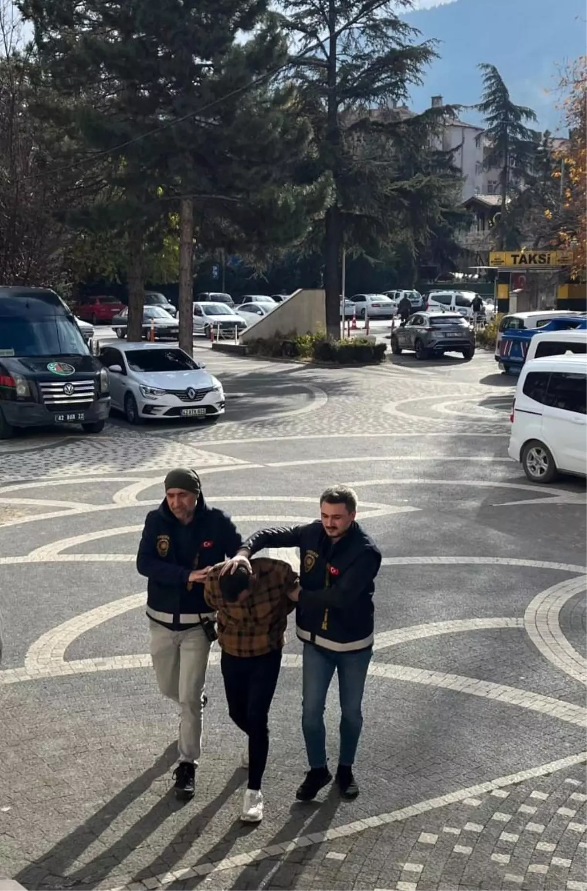 Akşehir’de 1.400 Sentetik Ecza Ele Geçirildi, Şüpheli Tutuklandı