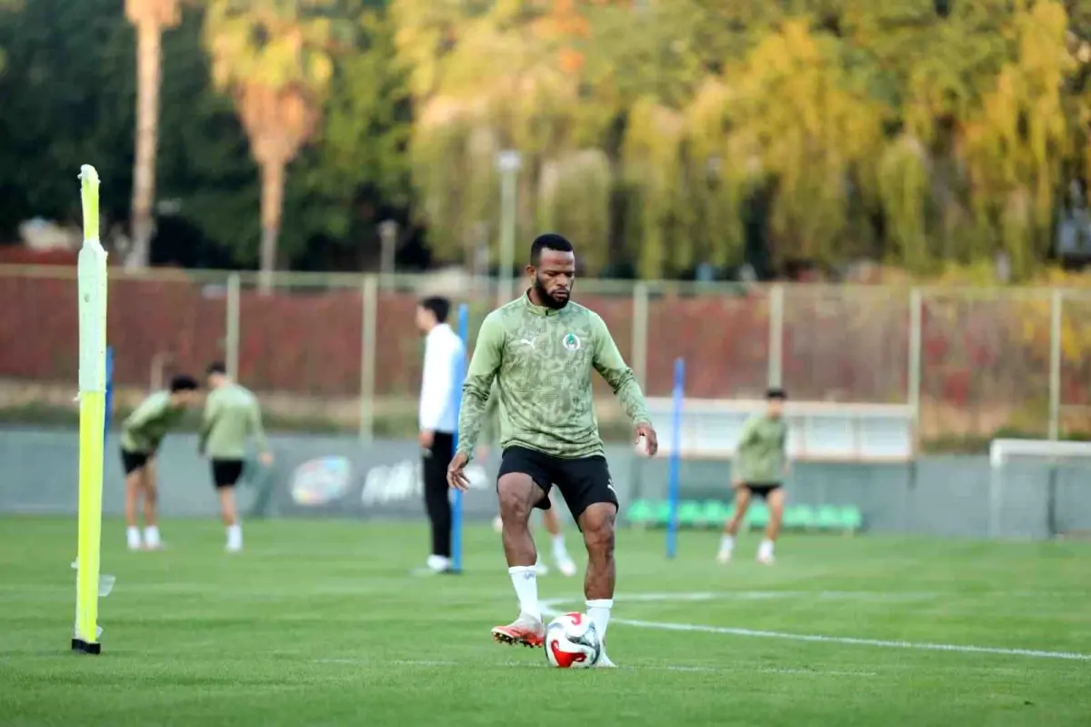 Alanyaspor, Kayserispor Maçına Hazırlıklarını Tamamladı