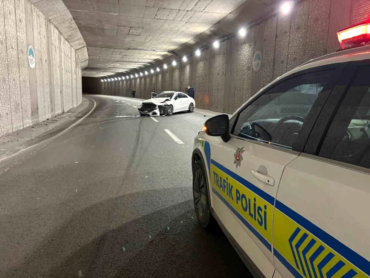 Kayseri’de Alkollü Sürücüyle Kaza: Lüks Araç Pert Oldu