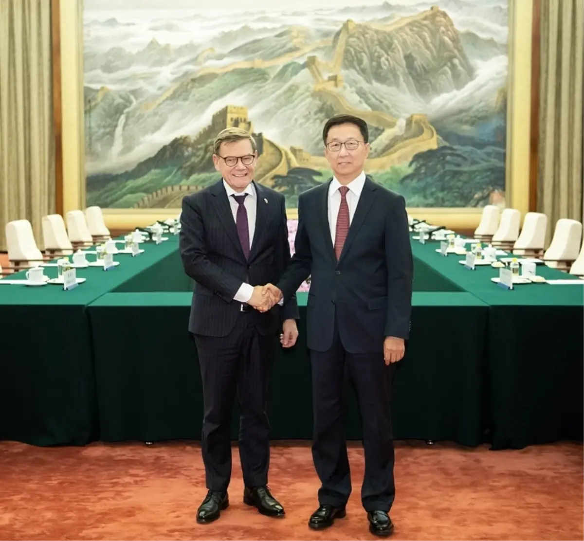 Çin ve Almanya’dan İletişim Vurgusu