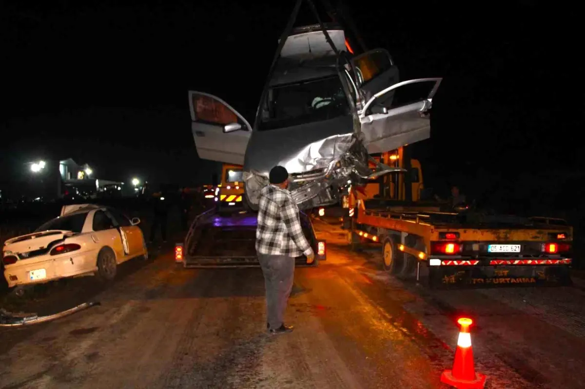 Amasya’da Kafa Kafaya Çarpışma: 8 Yaralı, Acil Müdahale Hızla Gerçekleşti