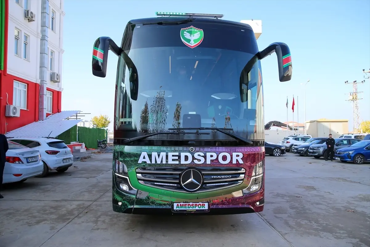 Amedspor’a Yeni Takım Otobüsü Teslim Edildi