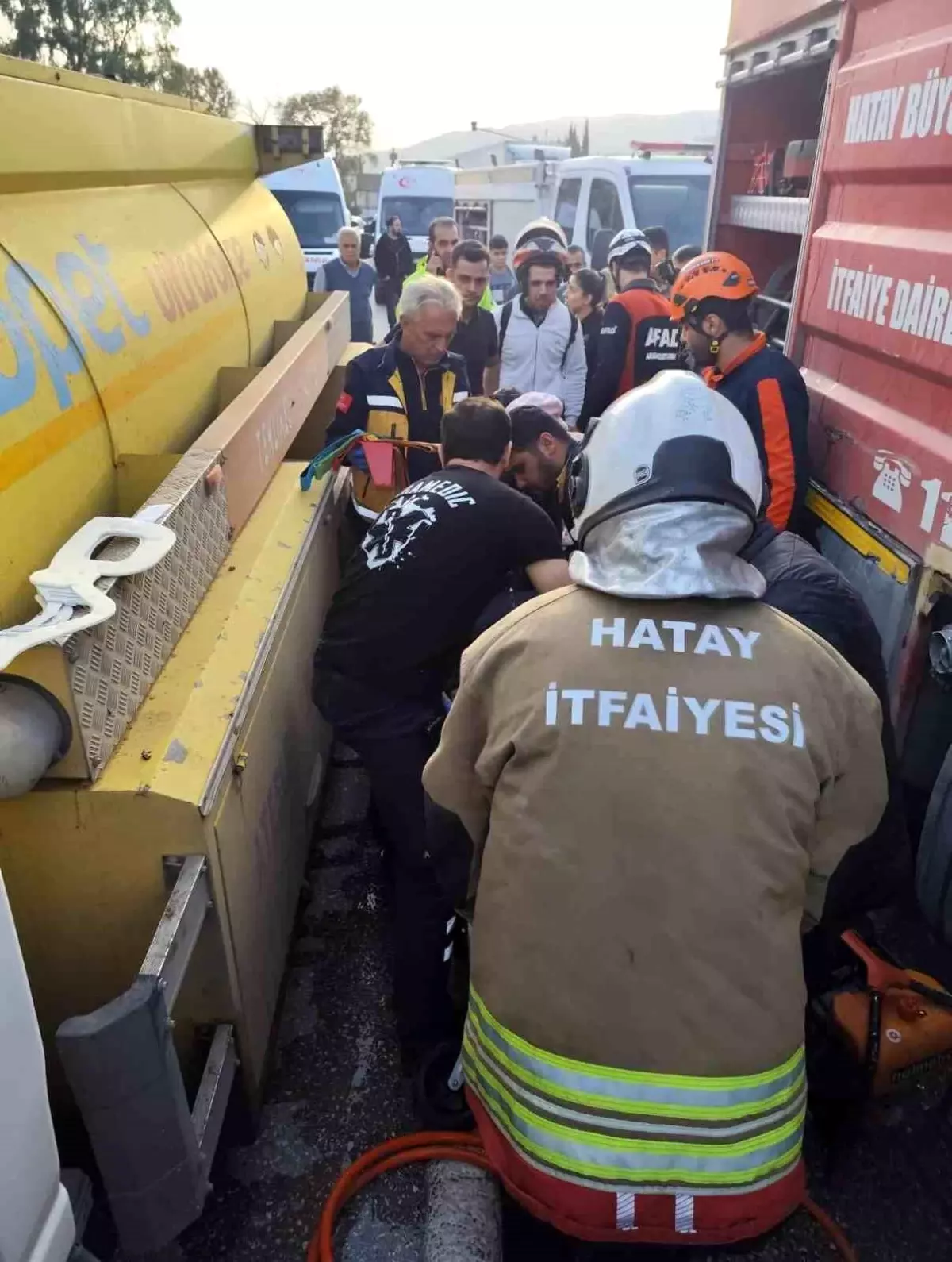 Hatay’da Tırla Çarpışan Kamyon Sürücüsü Ağır Yaralı Olarak Hastaneye Kaldırıldı