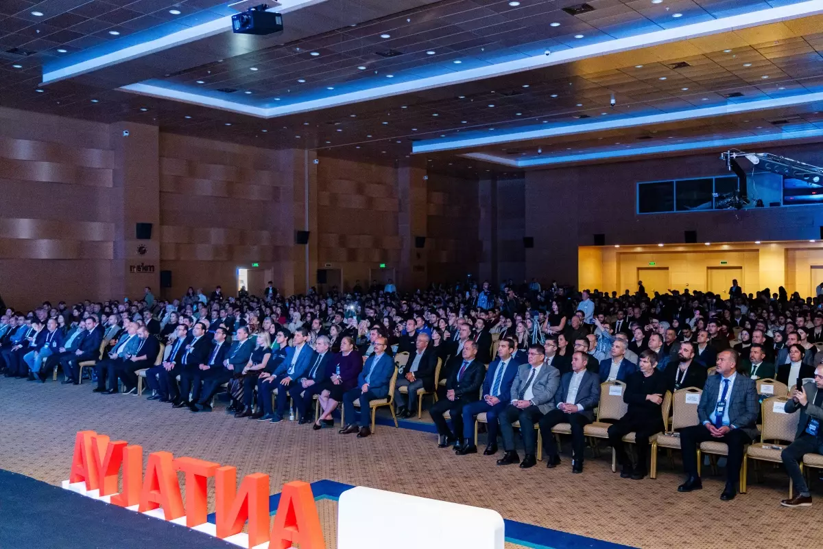 Antalya Teknokent ev sahipliğinde 9. Akdeniz Bilişim Zirvesi Antalya’da teknoloji dünyasını buluşturuyor