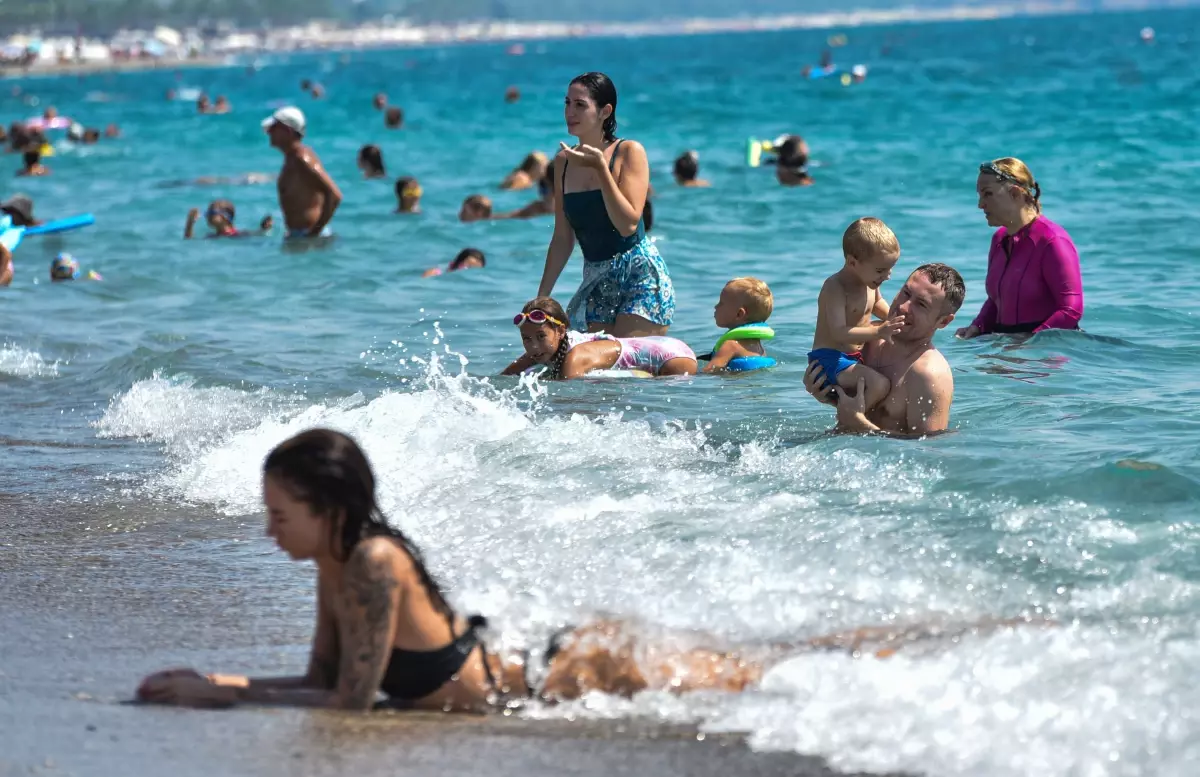 Antalya’da Turizm Rekoru: 2025’te 16,8 Milyon Ziyaretçi