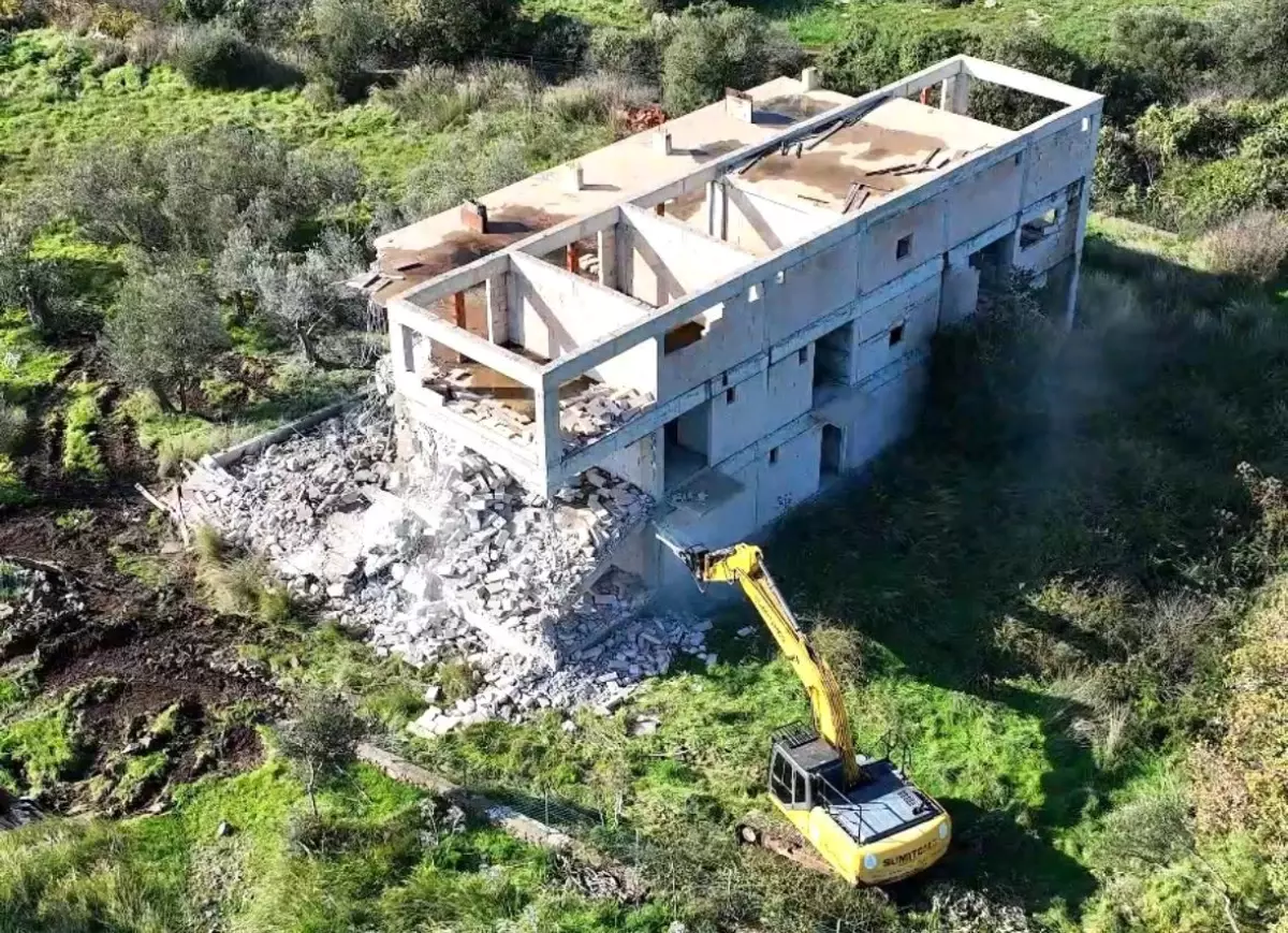 Çanakkale’de 66 Kaçak Yapı Yıkıldı