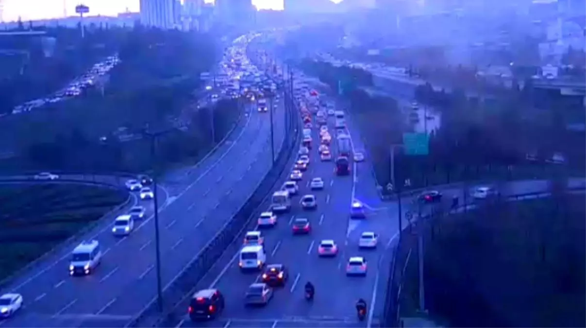 Bağcılar’da Zincirleme Kaza: Trafik Felç Oldu