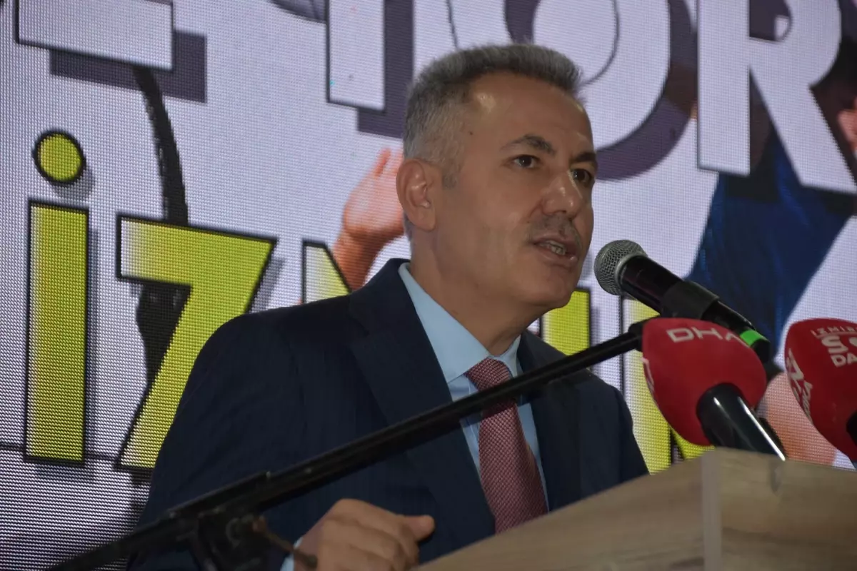 Bakan Bak: İzmir’den yeni şampiyonlar istiyoruz