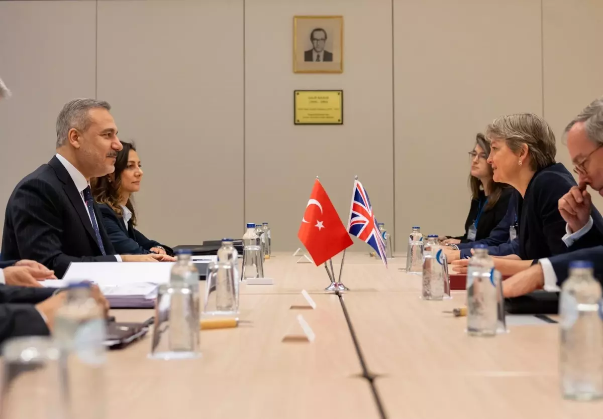 Fidan ve Cooper’dan Gazze Görüşmesi: Ateşkes ve İnsani Yardım İçin Kritik Açıklamalar