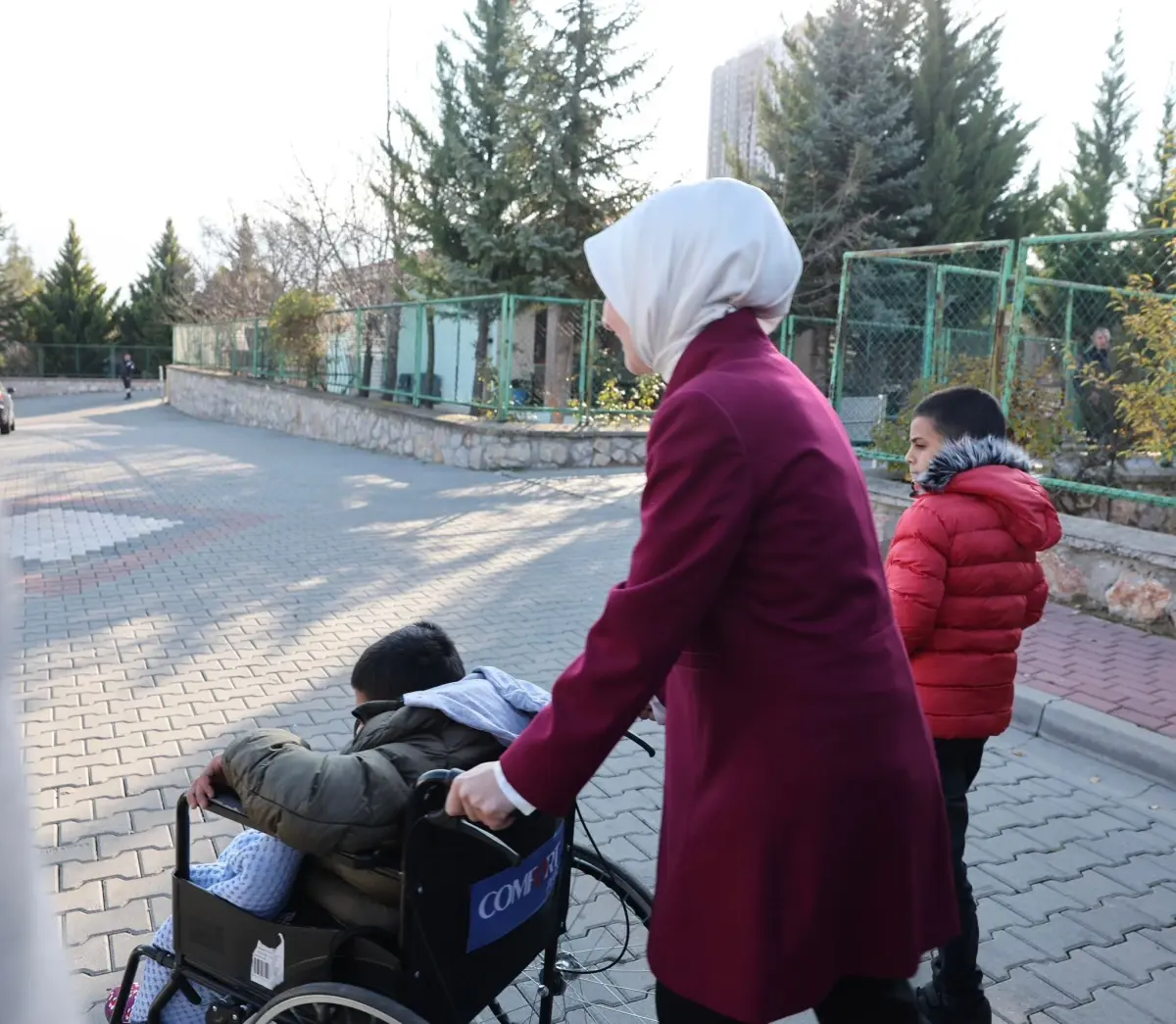 Engelli Adnan’a Devlet Koruması: Bakan Göktaş’tan Duygusal Ziyaret