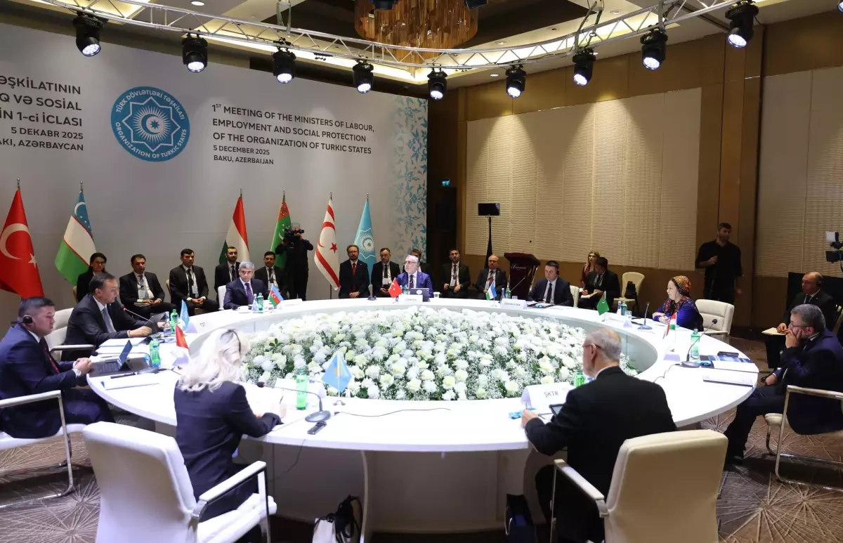 Bakan Vedat Işıkhan, Bakü’de TDT Çalışma ve Sosyal Koruma Bakanları Toplantısına Katıldı