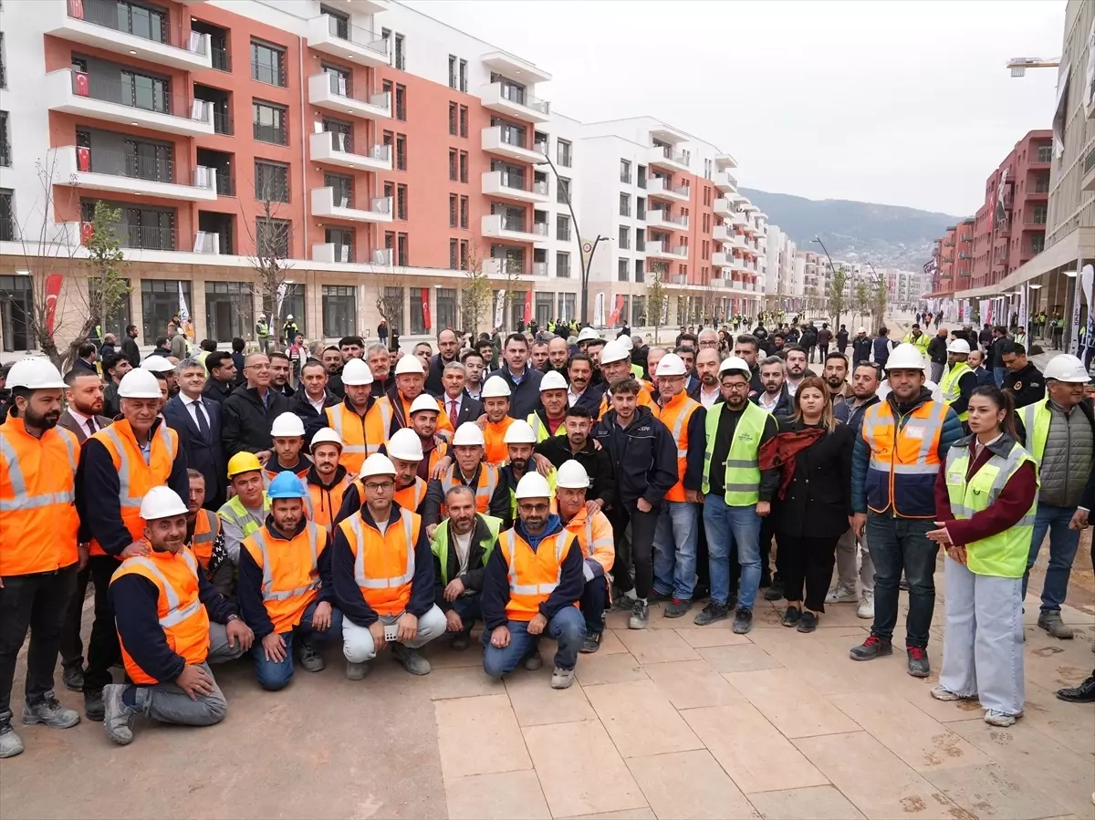 Bakan Kurum Hatay’da Deprem Sonrası İnşaat Çalışmalarını Denetledi